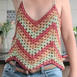 Blusa ZigZag a Crochet Tops Tejidos A Crochet, Diy Granny Square, Zig Zag Crochet, Autumn Crochet, Crochet Vest Pattern, Crochet Ladies Tops, Crochet Tops Free Patterns, Fashion Crochet, Crochet Summer Tops