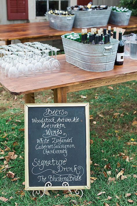 Wedding Wine Bar, Beer Bar Wedding, Beer Bar Ideas, Wedding Cocktail Hour Food, Engagement Party Bbq, Beer Station, Wine Station, Western Bridal Showers, Wedding Drinks Reception