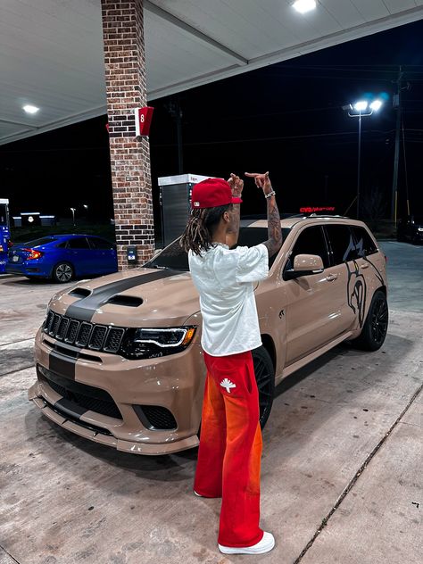 Quan Trackhawk, Youtuber Outfits, Lakers Outfit, Mens Joggers Outfit, Trill Fashion, Ayo And Teo, Black And Gold Aesthetic, Charli Damelio Photos, Street Fits