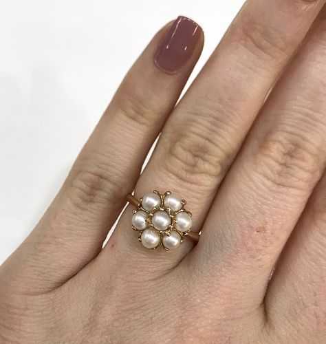 Vintage Flower Ring, Gold And Pearl Ring, Pjo Jewellery, Bridgerton Ring, Vintage Pearl Rings, Pearl Engagement Ring Vintage, Vintage Inspired Wedding Rings, Pearl Ring Vintage, Pearl Halo Ring