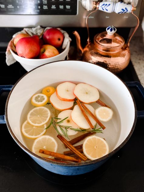 Fall Simmer Pot - Grace In Cozy Citrus Kitchen, Fall Smells, Simmer Pot Recipes, Potpourri Recipes, Fruit Slice, Lemon Lavender, Oranges And Lemons, Citrus Scent, Orange Slices