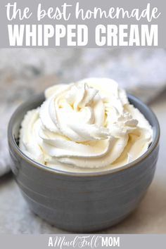 Homemade Whipped Cream Recipe, Resipi Kek, Recipes With Whipping Cream, Making Whipped Cream, Torte Cupcake, Homemade Whipped Cream, Whipping Cream, Köstliche Desserts, Food Videos Desserts