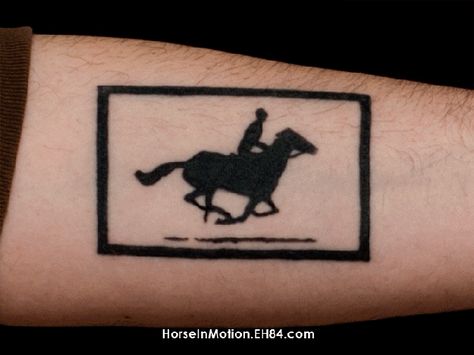 This Series Of Tattoos Is Actually An Awesome GIF Evan Hawkins, Tattoos For Teens, Motion Tattoo, Simple Meaningful Tattoos, Tattoo Animation, Typewriter Tattoo, Horse In Motion, Tattoo Station, In Motion