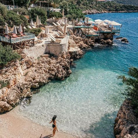 Greek island beach vibes at this charming little cove in Kas, Turkey. 💧 #turkey #kas Kas Turkey, Turkey Beach, Turkey Places, Turkey Travel Guide, Small Hotels, Beach Clubs, Voyage Europe, Turkey Travel, Marmaris