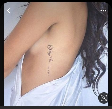 Pretty Tattoo Writing, Hip Saying Tattoos Women, Tattoo Ideas For Women Side Rib, Tulip Tattoo With Initials, Women’s Ribcage Tattoo, Flower Faith Tattoo, Subtle Rib Tattoo, Small Side Back Tattoos, Tulip Tattoo Side Rib