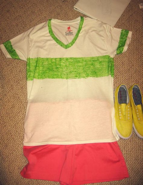 easy version of my Chihiro cosplay from Spirited Away. Chihiro Costume, Ponyo Cosplay, Ghibli Halloween, Studio Ghibli Party, Chihiro Cosplay, Easy Anime Cosplay, Japan Party, Cheap Cosplay, Comic Con Costumes