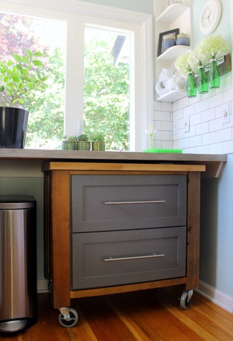 {DIY} Rolling Kitchen Cart – Better Remade Kitchen Eating Nook, Kitchen Cabinet Diy, Diy Kitchen Cart, Apartment Kitchen Island, Bathroom Cart, Before After Kitchen, Cabinet Diy, Rolling Kitchen Cart, Kitchen Island Bench