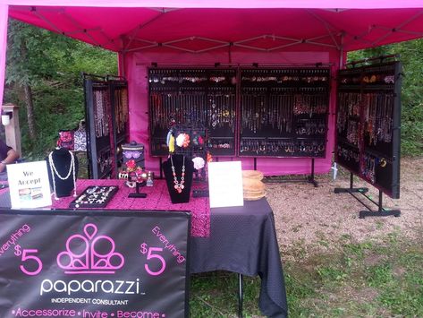 Paparazzi Display Ideas, Boutique Jewelry Display, Jewelry Display Ideas, Paparazzi Display, Paparazzi Jewelry Displays, Paparazzi Party, Paparazzi Consultant, Event Booth, Jewelry Tray Display