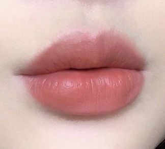 ━ 𝐡𝐚𝐳𝐞𝐥 ☻ Soft Plump Lips Aesthetic, Full Lips Natural, Heart Shaped Lips Korean, Peachy Lips Korean, Korean Pink Lips Natural, Korean Pink Lips, Aesthetic Lips, Asian Makeup Style, Lips Gloss