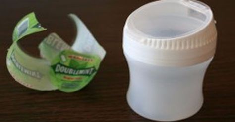 Top ways to upcycle an old gum container Gum Container Crafts, Diy Crochet Cat Bed, Ice Cubes Gum, Repurposed Containers, Gum Mint, Bobby Pin Holder, Container Crafts, Reuse Containers, Miniature Snowman