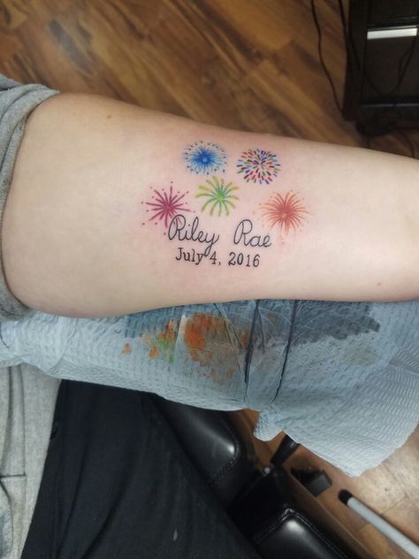 Firework tattoo Fire Works Tattoo, Fire Work Tattoos, 4th Of July Tattoos, Firework Tattoos For Women, Firework Tattoo Ideas, Firework Tattoo Color, Fireworks Tattoo Ideas, Firework Tattoo, Alas Tattoo