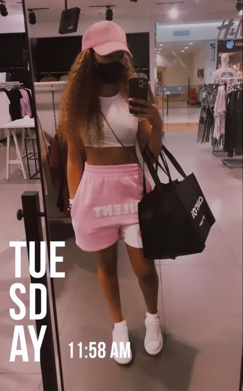 Niyla Nicole Outfits, Niyla Nicole, Streetwear Inspo, Fashion Gal, Teenage Fashion, Chill Outfits, Streetwear Fashion Women, Dope Outfits, Teenage Fashion Outfits