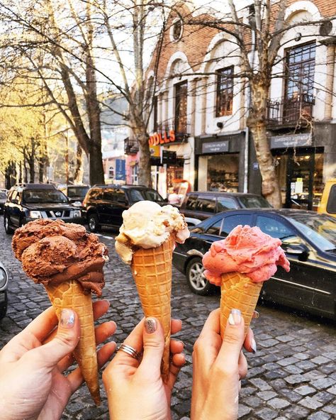 Gelato Italia, Gelato Italy, Italian Ice Cream, Coconut Ice Cream, Italian Ice, Cream Aesthetic, Indian Dessert Recipes, Strawberry Ice Cream, Snap Food