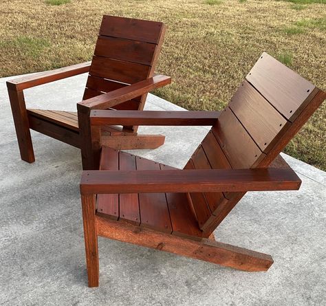 Simple Outdoor Chair Diy, Outdoor Diy Chairs, Anarondak Chairs Front Porch, Diy Wooden Outdoor Chairs, Arondack Chairs Diy Ideas, Muskoka Chair Plans, Adarondic Chairs On Front Porch, Aderondex Chairs Plans, Cedar Adirondack Chairs