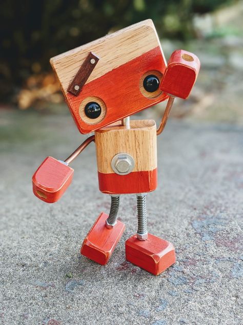 Wooden Robots Diy, Boy Craft, Wooden Robots, Bungalow Garden, Robot Ideas, Steampunk Robots, Robot Craft, Recycled Robot, Art Funky