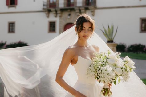 Lena & Charyl Chappuis - The Wedding Bliss Thailand Charyl Chappuis, Wedding Urban Chic, The Wedding Bliss, Timeless Wedding Gown, White Flower Bouquet, Destination Wedding Italy, Forever Wedding, Wedding Mood Board, Wedding Mood