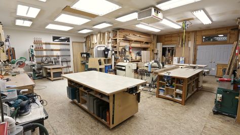 Workshop Layout, Workshop Plans, Carpentry Workshop, Woodworking Shop Layout, Woodworking Bench Plans, American Craftsman, Garage Makeover, Woodworking Workbench, Workshop Organization