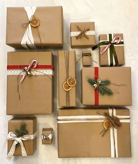 Twine And Ribbon Gift Wrapping, Velvet Ribbon Gift Wrap, Brown Paper Gift Wrapping, Christmas Wrapping Ideas Creative, Creative Gift Wrapping Ideas, Rapping Paper, Modern Gift Wrap, Future Christmas, Vintage Christmas Wrapping