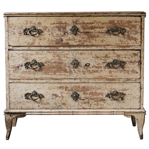 18th Century Swedish Rococo Chest of Drawers | From a unique collection of antique and modern commodes and chests of drawers at https://www.1stdibs.com/furniture/storage-case-pieces/commodes-chests-of-drawers/ Calm Lifestyle, Antique Interiors, Art Items, Commode Chest, Chests Of Drawers, Antique Interior, Modern Storage, Guest Bed, Bed Ideas