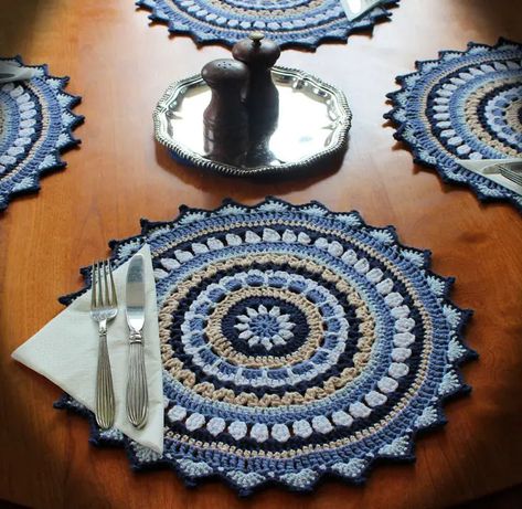 Crocheted Placemats, Motif Mandala Crochet, Crochet Placemat Patterns, Crochet Table Mat, Yarn Bowls, Pattern Mandala, Boot Cuff, Crochet Placemats, Crochet Table Runner Pattern