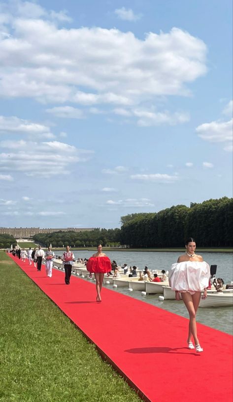 Jacquemus Spring Summer 2024 Jacquemus 2024, Jacquemus Moodboard, Ferrari Fashion Show, Jacquemus Runway, Jacquemus Fashion Show, Riviera Fashion, Fashion Stage, Show Boat, Brand Campaign