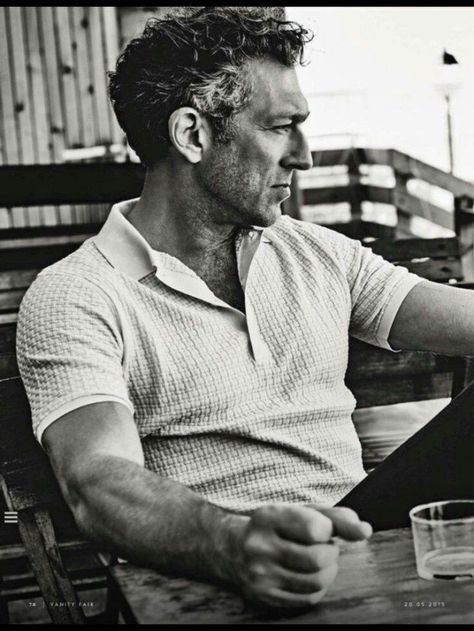 French Actors, Jean Gabin, Vincent Cassel, Male Portrait, 인물 사진, Blog Page, Gentleman Style, European Style, European Fashion