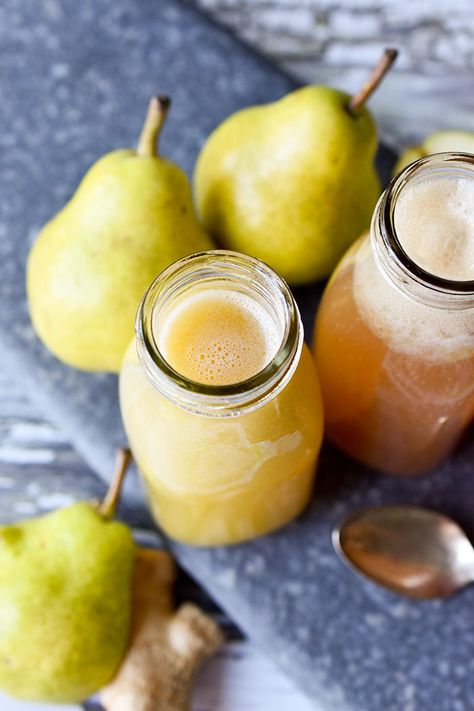 Pear Juicing Recipes, Pear Juice Recipes, Juice Jelly, Ginger Muffins, Diy Juice, Pear Ginger, Bartlett Pears, Vegan Caramel, Strawberry Juice