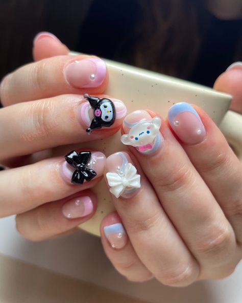 Kuromi & Cinnamoroll 🖤🤍  Builder gel (advanced art)  #kuromi #cinnamoroll #nails #adelaidenails #adelaidenailtech Cinnamonroll Sanrio Nails Short, Cinamoroll Nail, Kuromi Nails Short, Nail Kuromi, Cinnamoroll Nail Art, Kuromi Nail Art, Cinnamoroll Nails, Kuromi Nails, Nails Training