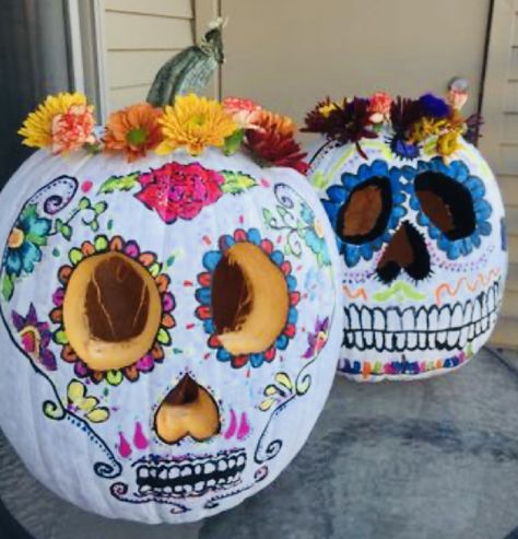 Decorated Pumpkins, Halloween Pumpkin Crafts, Creative Pumpkin Painting, Halloween Decor Diy, Pumpkin Painting Ideas, Halloween Pumpkin Designs, Halloween Pumpkins Painted, Adornos Halloween, Creative Pumpkins