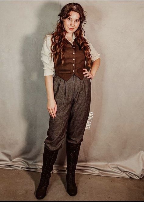 Modest Steampunk Fashion, Vintage Riding Outfit, Victorian Working Women, History Bounding Victorian, Renfaire Outfit Steampunk, Victorian Adventurer Outfit, The Hobbit Inspired Outfits, Steampunk Fashion Modern, Modern Shakespeare Outfit