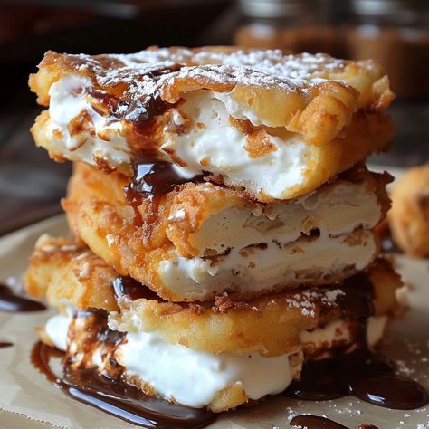 Deep Fried S'mores S'mores Cups, Deep Fried Smores, Fried Smores Balls, Amazing Looking Food, Deep Fried Marshmallows, S'mores Cookies, Savory Smores, Camping Desserts Campfire, Fried Smores