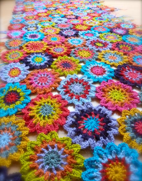 Japanese Flowers | Dennis Marquez | Flickr Cool Crochet Blanket, Crochet Motives, Afghan Squares, Crochet Flower Blanket, Plaid Crochet, Beau Crochet, Japanese Crochet, Beautiful Crafts, Confection Au Crochet