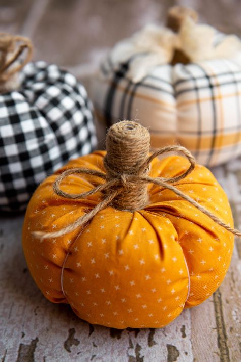 DIY Farmhouse Style Fabric Pumpkins Fabric Pumpkins Diy, Diy Pumpkins Painting, Pumpkins Diy, Diy Farmhouse Style, Fall Sewing, Fabric Yellow, Farmhouse Fabric, Foam Pumpkins, Spooky Halloween Decorations