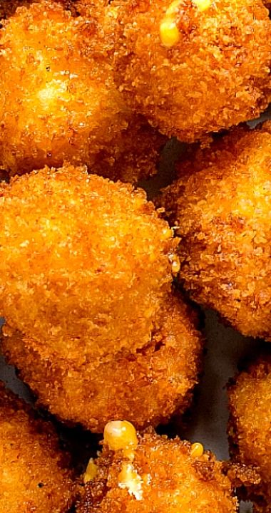 Pimento Cheese Bites Recipe, Ways To Eat Pimento Cheese, Pimento Cheese Uses, Deep Fried Pimento Cheese Balls, Pimento Cheese Bites, Pimento Cheese Cornbread, Pimento Cheese Ideas, Pimento Cheese Breakfast, Pimento Cheese Appetizer Ideas