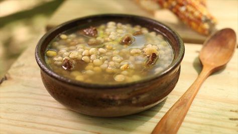 Get George Martin's Indian Corn Soup Recipe from Cooking Channel Hominy Soup, Mexican Hot Chocolate Cookies, American Corn, Cooking Channel Recipes, Corn Soup Recipes, Native American Food, Native Foods, Decadent Chocolate Desserts, Traditional Thanksgiving