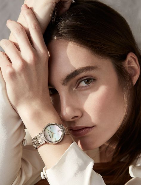 Fashion Photography Studio, Anne Klein Watch, Studio Photography Fashion, Self Portrait Photography, Jewelry Photoshoot, Watch Photo, Model Poses Photography, Beauty Shoot, Poses References