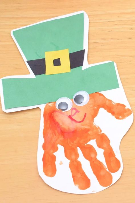 35+ St Patrick's Day Crafts For Kids - Easy St Paddy's Day Craft Ideas For Kids To Make - Clever DIY Ideas St Patrick Day Crafts For Toddlers Easy, Leprechaun Craft, Saint Patricks Day Art, Fete Saint Patrick, St Patricks Day Crafts, March Crafts, St Patricks Crafts, St. Patrick's Day Crafts, St Patricks Day Crafts For Kids