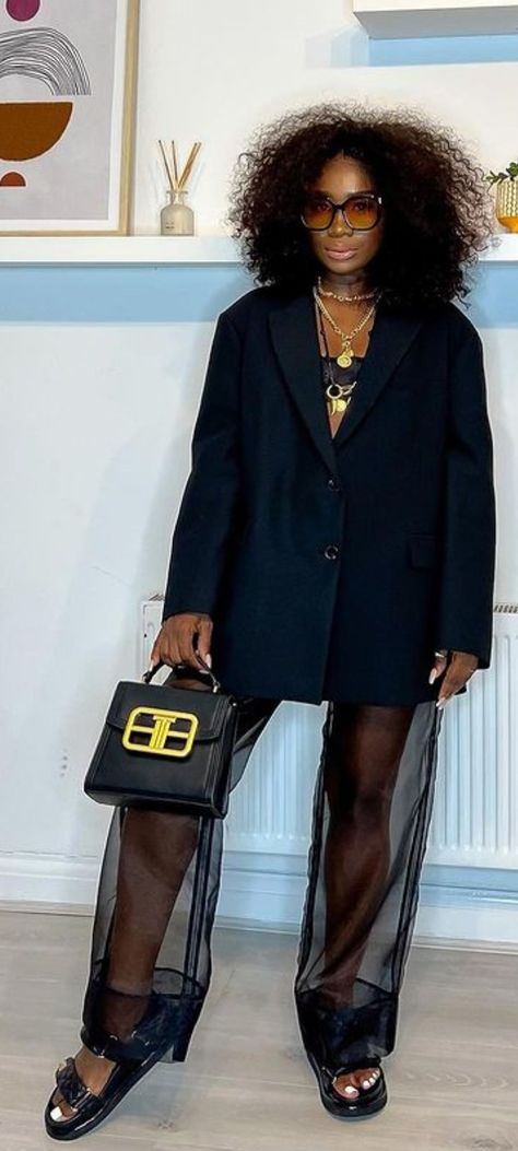 90s Attire Black Women, Brunch Blazer Outfit, All Black With Pop Of Color Outfits, Going Outfits Black Women, All Black Fashion Week Outfits, All Black Mini Skirt Outfit, Edgy Kimono Outfit, Date Night Outfits For Women, Dark Bohemian Fashion