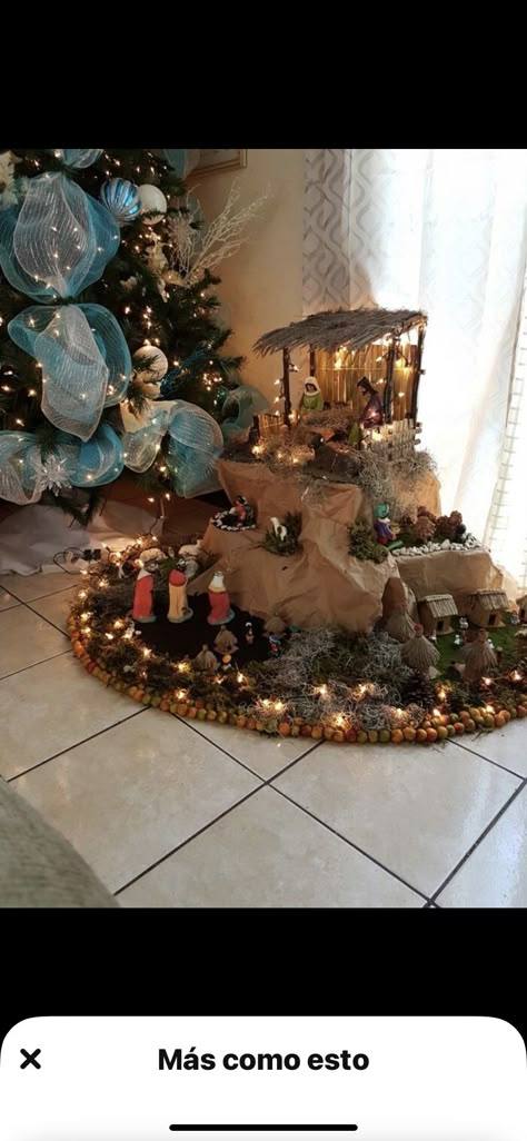 Simple Crib Ideas Christmas, Pesebres Pequeños Ideas, Crib Decoration Ideas Christmas, How To Display Nativity Sets, Pesebres Navidad Ideas Grandes, Nativity Scene Display Indoor Ideas, Navity Scene Ideas, Pesebres Navidad Ideas Originales, Pesebres Navidad Ideas