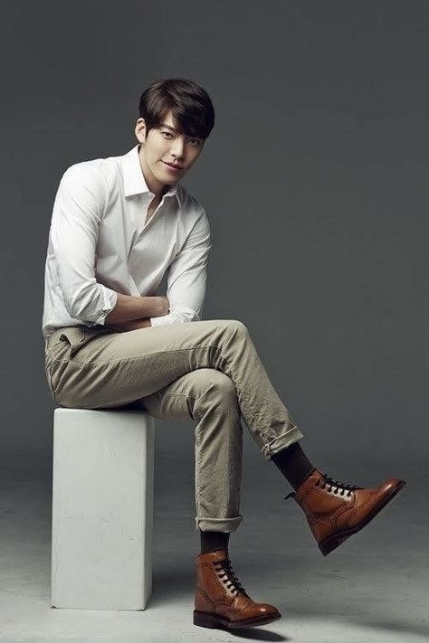 Kim Wo Bin, Kim Woobin, Katsuki Yuri, 사진 촬영 포즈, Men Photography, Woo Bin, Sitting Poses, Man Sitting, Kim Woo Bin