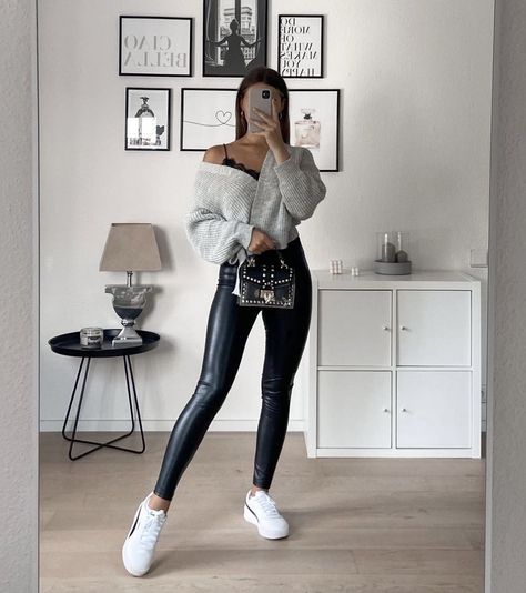 Leather Pants Outfits, V Outfit, Casual Sunday Outfit, Lunch Outfit, Sunday Outfit, Outfits Con Jeans, Fashion Outfit Ideas, Winter Fashion Outfits Casual, Shoes Puma