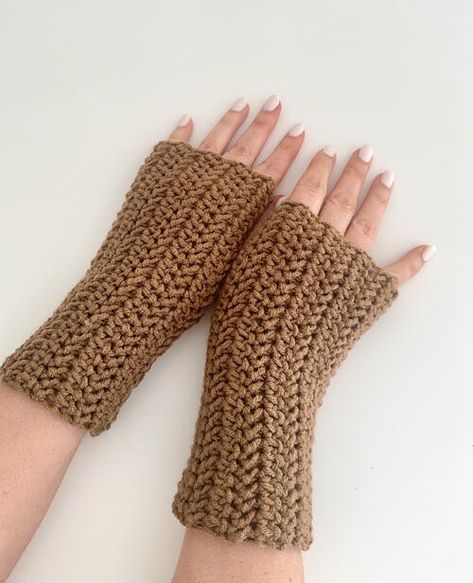 Herringbone Crochet Fingerless Gloves Herringbone Crochet, Fingerless Mittens Crochet, Gloves Ideas, Crochet Fingerless Gloves Free Pattern, Gloves Crochet Pattern, Crochet Space, Crochet Arm Warmers, Fingerless Gloves Crochet, Crocheted Accessories