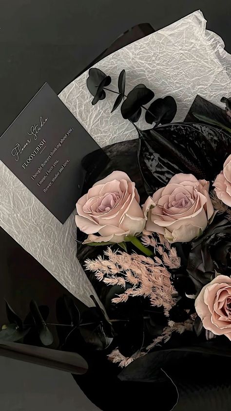 Black Tulips Aesthetic Wallpaper, Luxury Flower Bouquets, Bouquet Of Roses, Flower Inspiration, Nothing But Flowers, Be Gentle, Flower Therapy, Beautiful Bouquet Of Flowers, Luxury Flowers