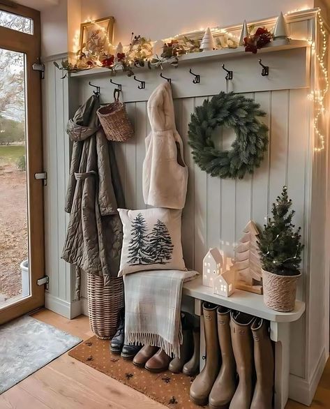 Country Boot Room Ideas, Small Cottage Hallway, Country Cottage Hallway Ideas, English Cottage Entryway, Stairs Cottage, Cottage Entryway Ideas, Entryway Aesthetic, Cottage Entrance, Country Hallway