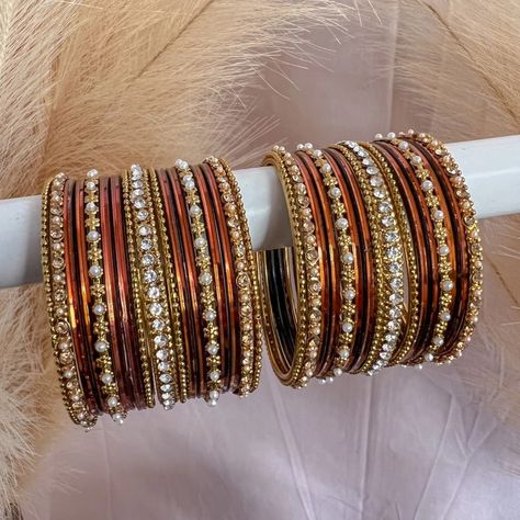 Brown Bangles, Antique Gold Bangles, Bridal Jewellery Inspiration, Dope Jewelry Accessories, Fancy Jewellery Designs, Thread Bangles, Copper Brown, Gold Bride Jewelry, Bangles Indian