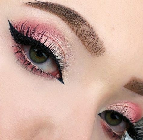 Prom Makeup Light Pink Dress, Pink And Black Eye Makeup, Makeup Ojos, Light Makeup, Black And Pink, Eye Makeup Tutorial, Eye Black, Pink And Black, Dark Pink