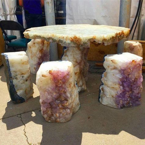 I would love this amethyst table set in my backyard Crystal Furniture, Meditation Table, Crystal Aesthetic, Rocks And Gems, Crystal Decor, Unique Furniture, Crystals Minerals, Rocks And Minerals, Dining Table Setting