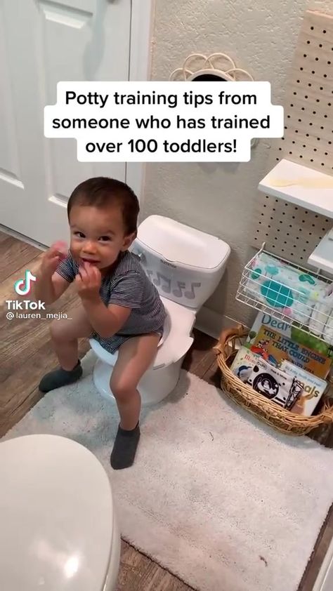 Potty Basket Ideas, Potty Training Bathroom Setup, Potty Training Basket, Potty Training Ideas, Potty Training Station, Potty Training Activities, Potty Training Toilet Seat, Infant Potty Training, Kids Potty