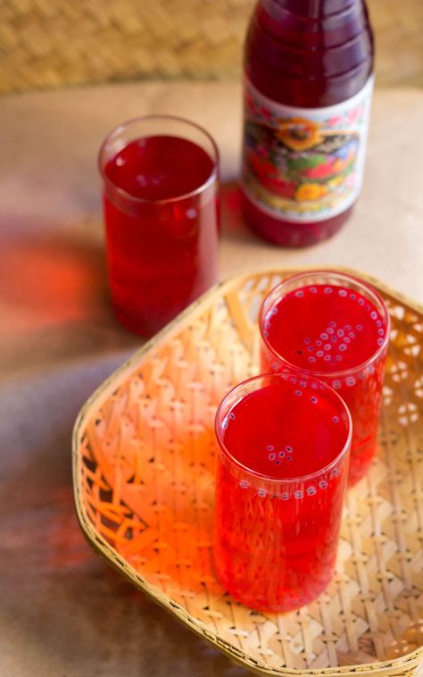 rooh afza with sabja seeds recipe, cooling rooh afza sherbet recipe Roohafza Recipe, Sabja Seeds, Rooh Afza, Pakistani Desserts, Healthy Summer Drinks, Sherbet Recipes, Indian Drinks, School Lunch Recipes, Iftar Party