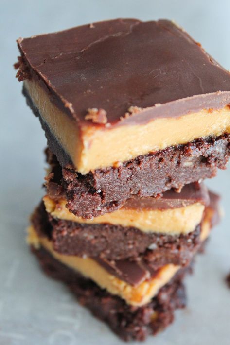 Keto Peanut Butter Brownies, Keto Fudge, Keto Peanut Butter, Butter Brownies, Keto Holiday, Keto Candy, Brownie Desserts, Butter Fudge, Sugar Free Low Carb